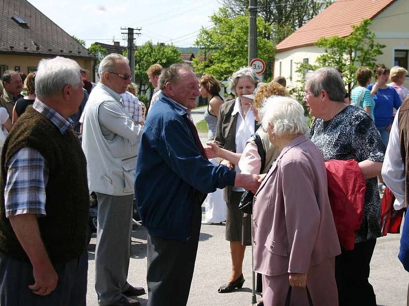 Setkání rodáků v Okrouhlé Radouni. 