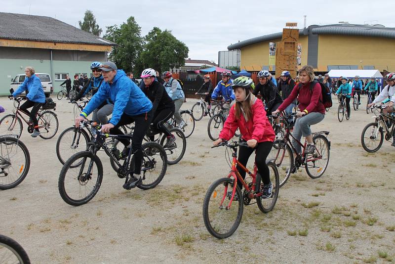 Letošního jarního Pedálu se zúčastnilo na 450 cyklistů a pěších.