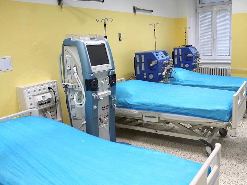 V jindřichohradecké nemocnici byl otevřen nový hemodialyzační sál. Tím se navýšila kapacita dialyzačního střediska o šest lůžek. 