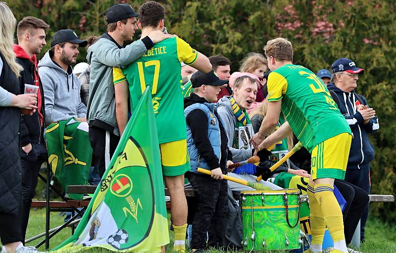 Fotbalisté Třebětic (v zelenožlutém) v 19. kole I. a třídy porazili Bernartice 5:1 a upevnili si vedení v tabulce sk. B.