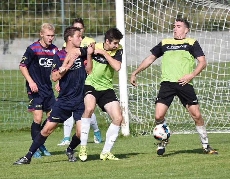 Jindřichohradečtí fotbalisté v 7. kole KP nadělili Oseku na jeho hřišti pět gólů.