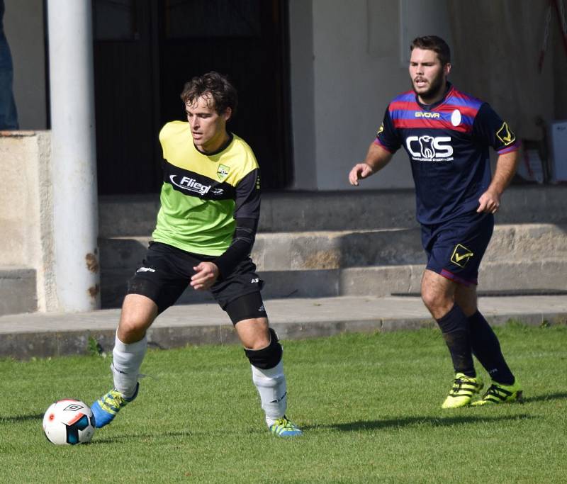 Jindřichohradečtí fotbalisté v 7. kole KP nadělili Oseku na jeho hřišti pět gólů.