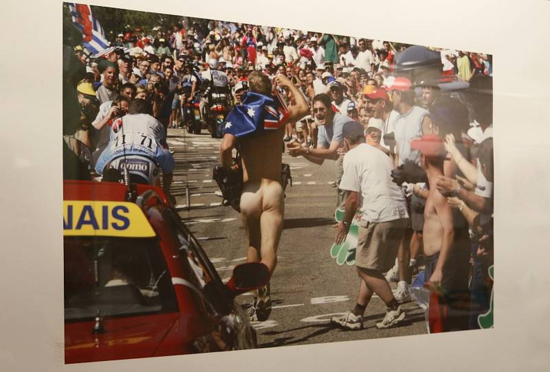 Vernisáží v Muzeu fotografie a moderních obrazových médií v Jindřichově Hradci byla zahájena výstava fotografií ze závodů Tour de France a dalších.