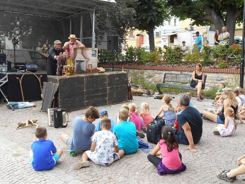 V sobotu se děti bavily na dačickém náměstí.