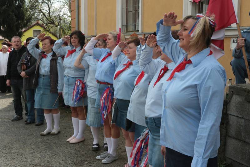 Prvomájové průvody v Sedle na Jindřichohradecku bavily stovky diváků.