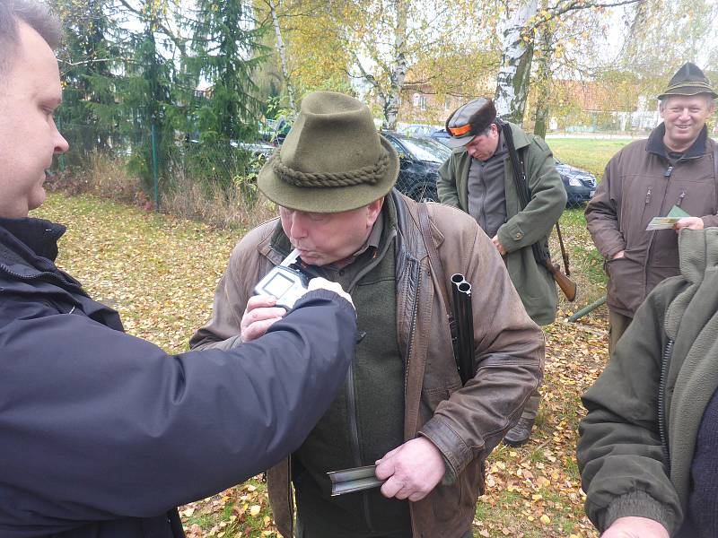 Policejní kontrola honu mysliveckého spolku Břilice v sobotu 2. listopadu nenašla žádná pochybení.