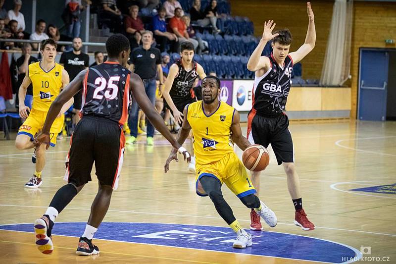 Hráči Fio Basketu sice ve druhém finálovém souboji play off I. ligy doma porazili GBA EU Praha 80:76, ale z titulu se radoval hostující tým.