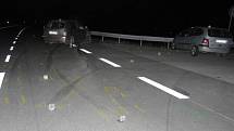 Ve středu večer se u Strmilova na křižovatce na Střížovice střetla dvě auta. Šest lidí se zranilo.