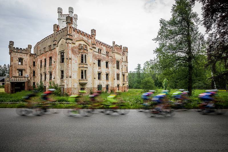 Mezinárodní tříetapový závod v silniční cyklistice RBB Tour zavedl peloton do malebných zákoutí území České Kanady, konkrétně do okolí Číměře, Popelína a Českého Rudolce. Foto: Jaroslav Svoboda/jsphoto.cz