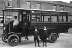 Replika historického trolejbusu pojede z Velenic do Anglie.