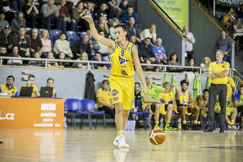 Jindřichohradečtí basketbalisté podlehli USK Praha 72:77.