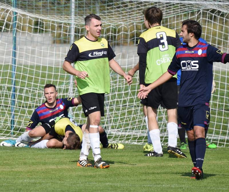 Jindřichohradečtí fotbalisté v 7. kole KP nadělili Oseku na jeho hřišti pět gólů.