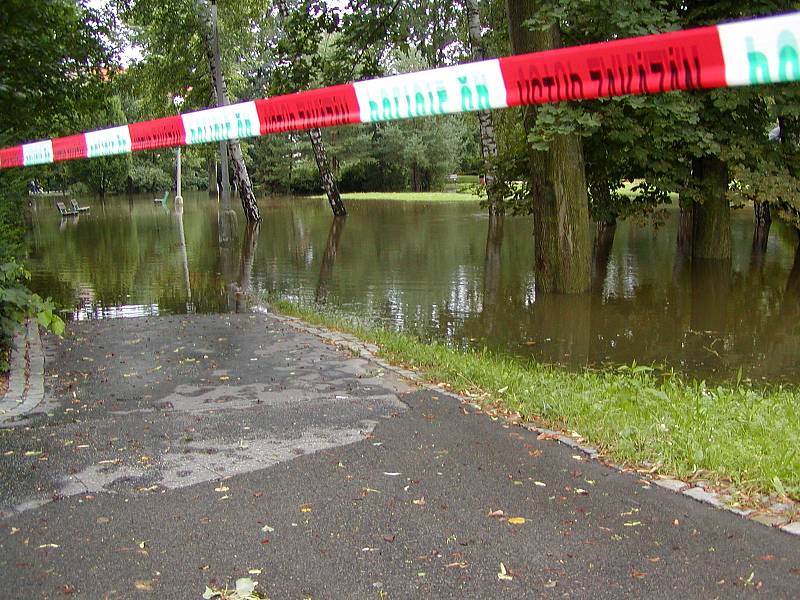 Velká voda 2002 v Třeboni.