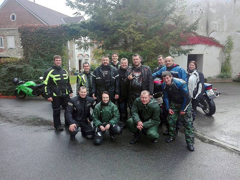 Žehnání motorkářům ve Stráži nad Nežárkou.