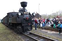 První jízda zrekonstruované parní lokomotivy U37.002 a její křest v Jindřichově Hradci.