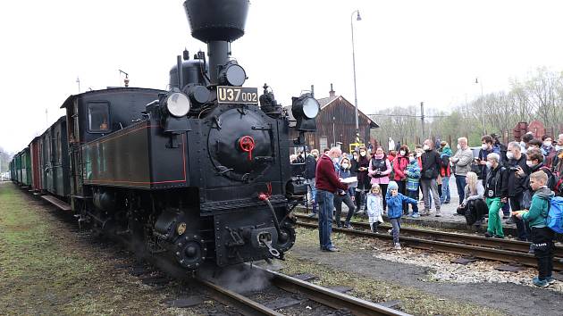 První jízda zrekonstruované parní lokomotivy U37.002 a její křest v Jindřichově Hradci.