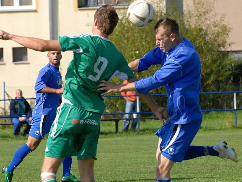 Momentka z divizního zápasu Třeboň - Tachov (3:1).