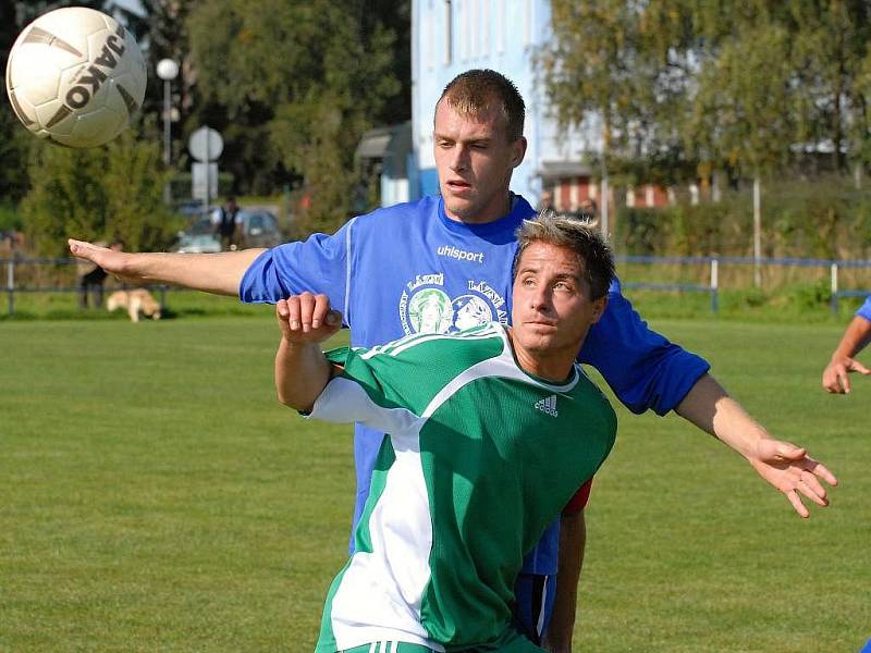 Momentka z divizního zápasu Třeboň - Tachov (3:1).