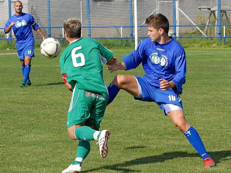 Momentka z divizního zápasu Třeboň - Tachov (3:1).