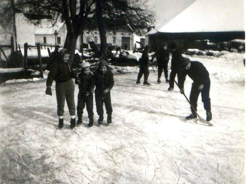 Zima 1960-63 v Třeběticích na Dačicku.