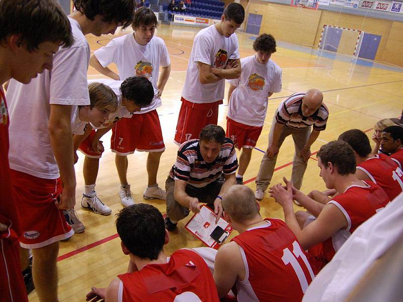 Momentka ze zápasu Lions J. Hradec - Liberec 66:79 (16:11, 31:31, 46:55).