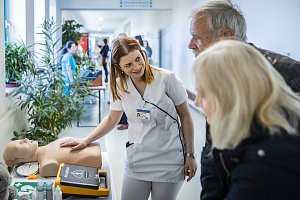 Návštěvníci Dne zdraví v Nemocnici Jindřichův Hradec se dozvěděli množství zajímavých i poučných informací z nejrůznějších oborů.