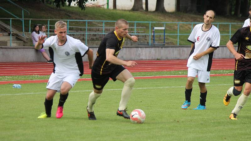 Včelničtí fotbalisté porazili v 25. kole I. A třídy budějovickou Lokomotivu 3:1 a zajistili si postup do krajského přeboru.