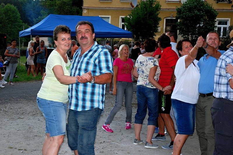 Ve Starém Bozděchově se konalo třetí setkání přátel obce.