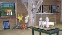Světově uznávaný režisér animovaných filmů Aurel Klimt instaloval své exponáty ve sladovně třeboňského  Pivovaru Bohemia Regent už od neděle, vernisáž je ve čtvrtek.