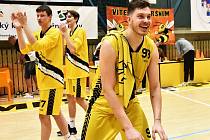 Písečtí basketbalisté vstoupili do play off I. ligy vítězstvím nad Plzní 93:54.