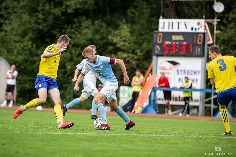 Jindřichohradečtí fotbalisté v duelu s Doubravkou vybojovali dva body.