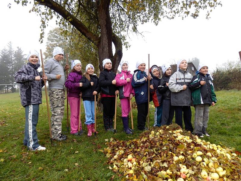 Lodhéřovská malotřídka v projektu 72 hodin.