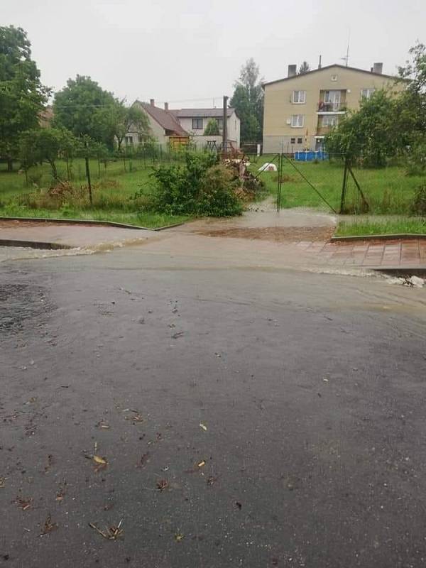 Velká voda v Plavsku u Stráže nad Nežárkou.