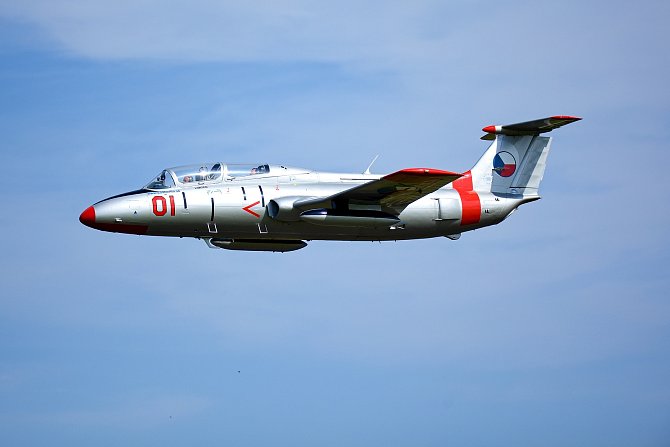 Premiérové přistání proudového letounu L-29 Delfín bylo velkou událostí.