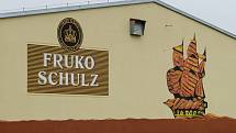 Jindřichohradecká likérka Fruko-Schulz začala vyrábět nový druh alkoholického likéru. Čert by se měl na trh český trh dostat v nejbližší době.