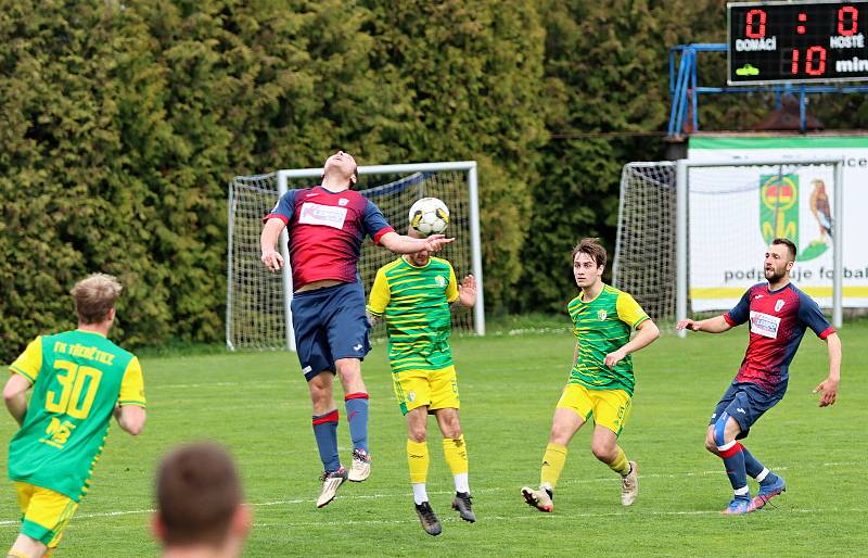 Fotbalisté Třebětic (v zelenožlutém) v 19. kole I. a třídy porazili Bernartice 5:1 a upevnili si vedení v tabulce sk. B.