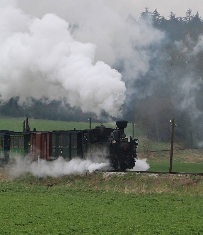 První jízda zrekonstruované parní lokomotivy U37.002 a její křest v Jindřichově Hradci.