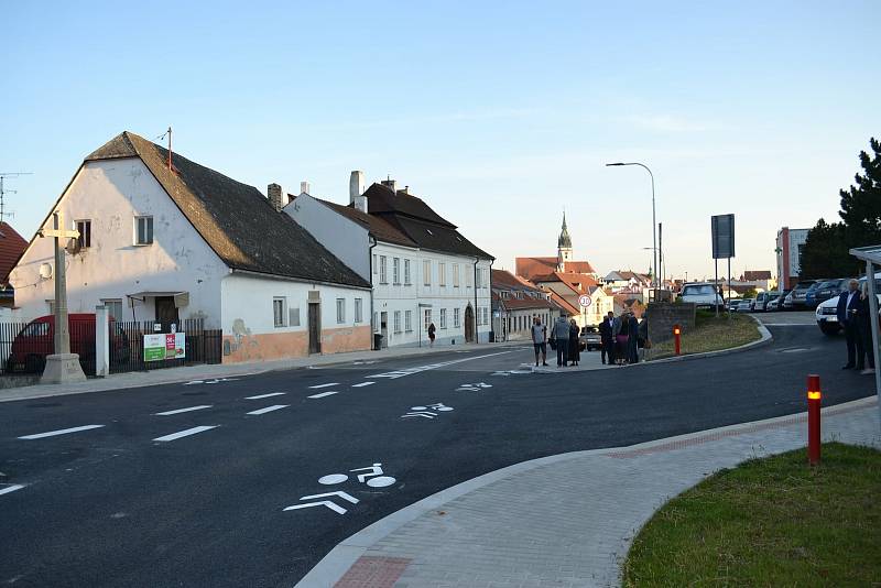 Slavnostní otevření zrekonstruované Václavské ulice se konalo v pondělí 14. září v půl osmé ráno.