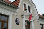 Do 14.45 hodin dorazili na obecní úřad do zasedací místnosti v Pluhově Žďáru pouze čtyři volici.