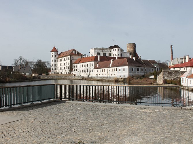 Areál Státního hradu a zámku v Jindřichově Hradci.