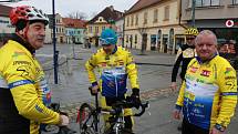 Příznivci jindřichohradecké cyklistiky uvítali nový rok tradiční vyjížďkou.