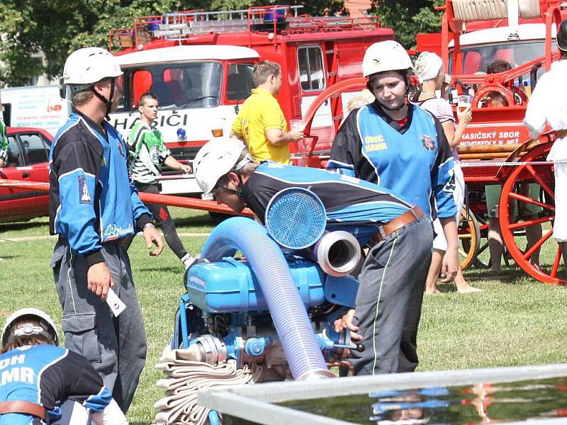 Hasiči v Lásenici oslavili 120. výročí vzniku sboru soutěží v požárním útoku. 