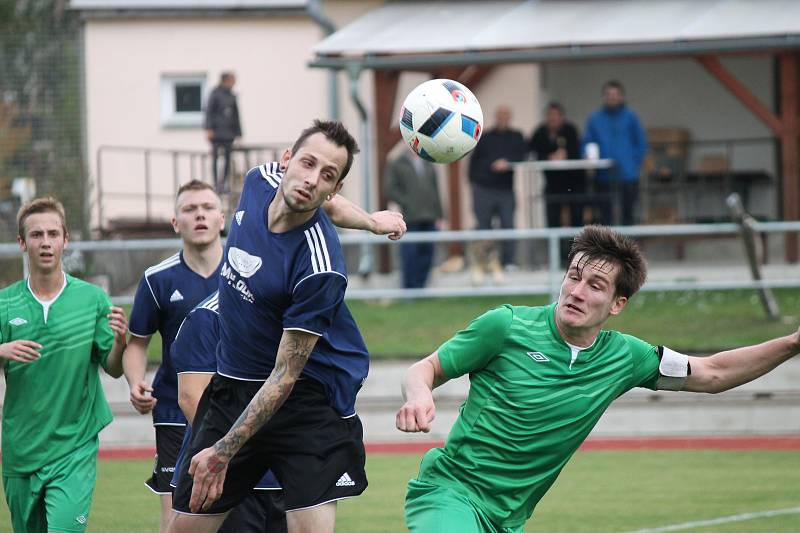 Fotbalisté Nové Bystřice prohráli na domácím trávníku s Lomnicí 0:3.