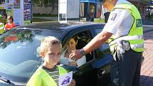 Dopravně bezpečnostní akce policie Jezdíme s úsměvem, tentokrát se školáky ze 4. základní školy v J. Hradci. 
