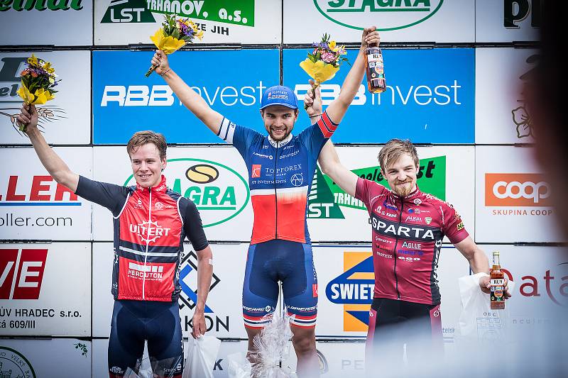 Mezinárodní tříetapový závod v silniční cyklistice RBB Tour zavedl peloton do malebných zákoutí území České Kanady, konkrétně do okolí Číměře, Popelína a Českého Rudolce. Foto: Jaroslav Svoboda/jsphoto.cz