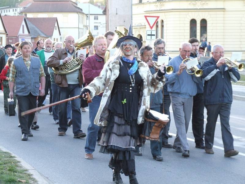 V Pacově bylo na čarodějnice veselo.