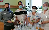 Pelhřimovští fotbalisté podpořili zdravotníky.