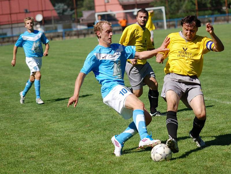 Bez bojovnosti a dobrého pohybu fotbal hrát nejde. Humpolecká juniorka se o tom přesvědčila, Dobronín ji dal bezesporu prospěšnou lekci. 