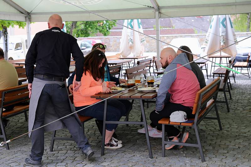 První návštěvníky po nucené pauze přivítala v pondělí Restaurace Střepina v Pelhřimově či Pivovar Kamenice.