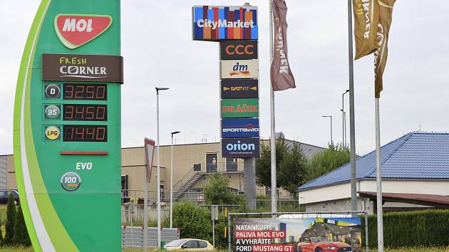 Ceny benzínu a nafty na Žďársku: Víme, kde si natankujete nejlevněji